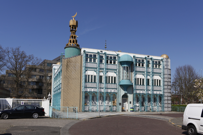 913880 Gezicht op de moskee Abi Bakr Issiddik (Berlagestraat 100) te Utrecht.